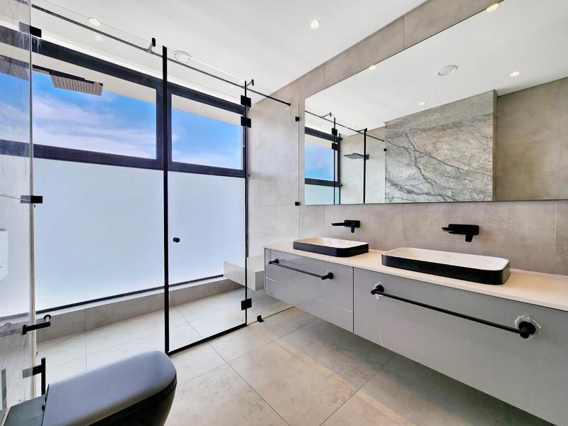 3 Bedroom Property for Sale in Bantry Bay Western Cape
